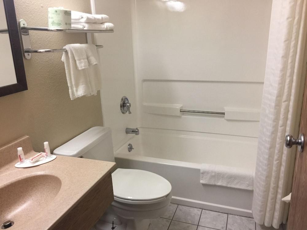 Hotel Super 8 By Wyndham Weston Wv Zewnętrze zdjęcie