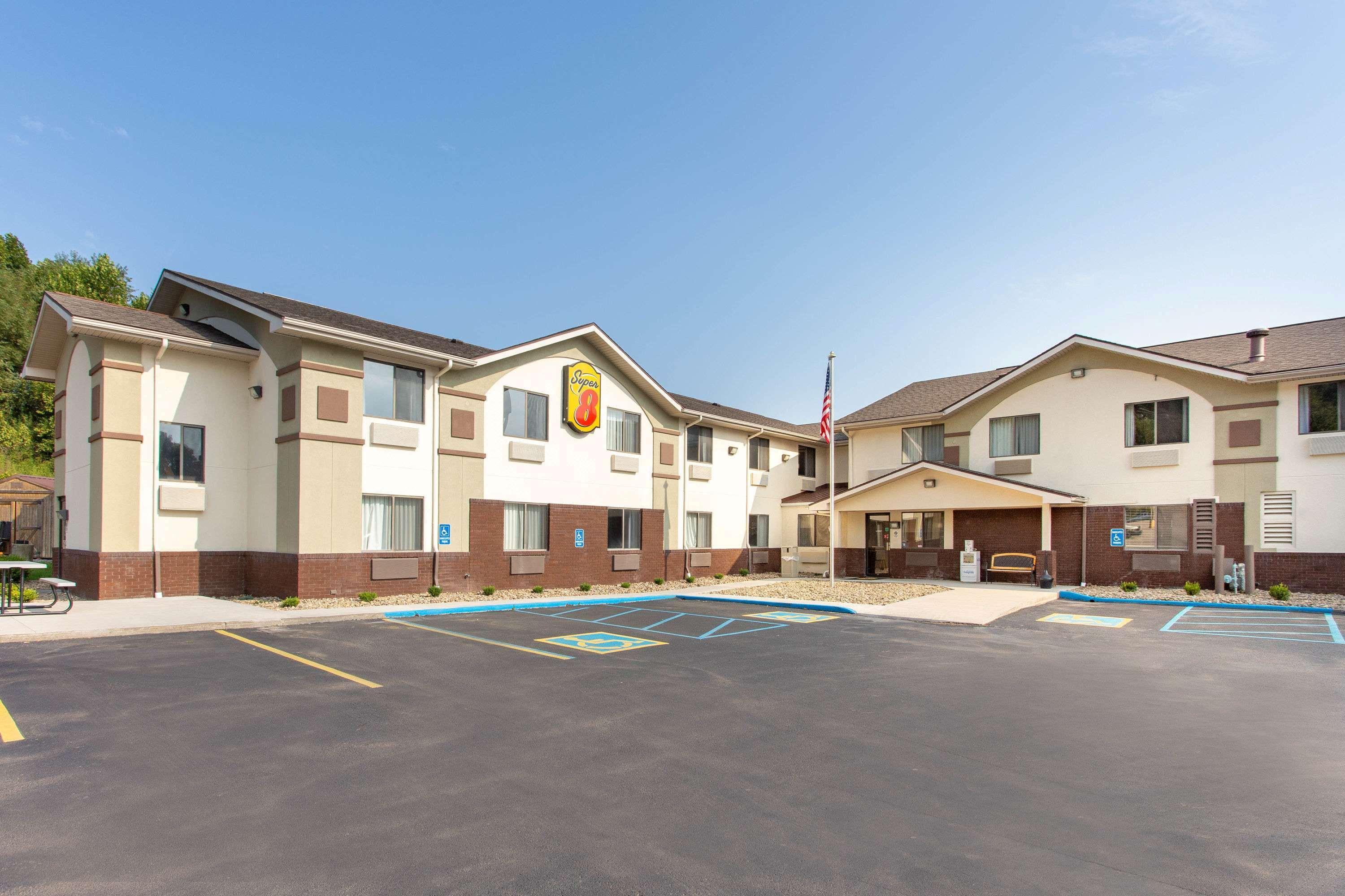 Hotel Super 8 By Wyndham Weston Wv Zewnętrze zdjęcie