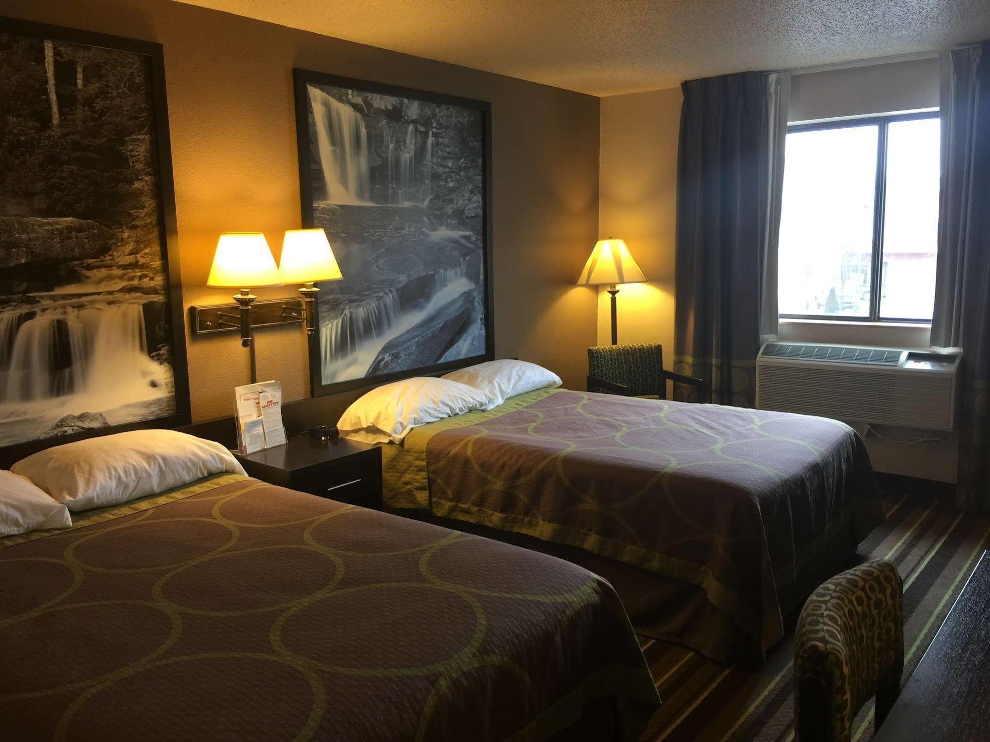 Hotel Super 8 By Wyndham Weston Wv Zewnętrze zdjęcie